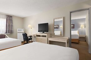 Travelodge by Wyndham Calgary South