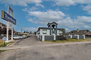 Travelodge by Wyndham Calgary South
