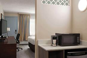 Travelodge by Wyndham Calgary South