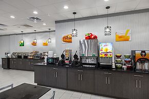 Quality Inn & Suites Greenville - Haywood Mall