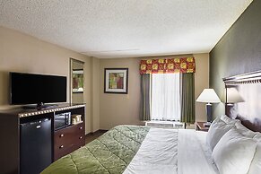 Quality Inn & Suites Greenville - Haywood Mall