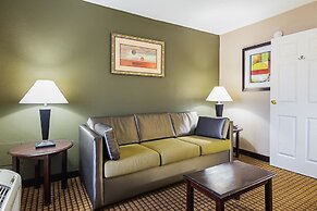 Quality Inn & Suites Greenville - Haywood Mall