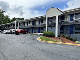 Days Inn by Wyndham College Park Airport Best Road