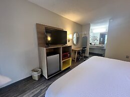 Days Inn by Wyndham College Park Airport Best Road