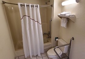 Red Roof Inn & Suites Cornelius – Lake Norman