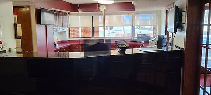 Red Roof Inn & Suites Cornelius – Lake Norman