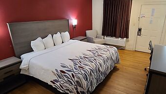 Red Roof Inn & Suites Cornelius – Lake Norman