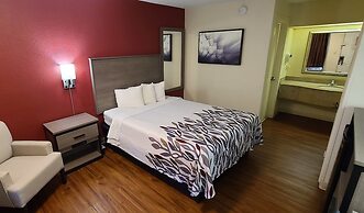 Red Roof Inn & Suites Cornelius – Lake Norman