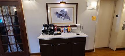 Red Roof Inn & Suites Cornelius – Lake Norman