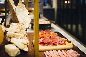 Anantara Siam Bangkok Hotel