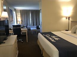 Days Inn & Suites by Wyndham Navarre - near Beaches/Hurlburt