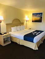 Days Inn & Suites by Wyndham Navarre - near Beaches/Hurlburt
