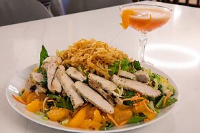 Crowne Plaza Phoenix - Chandler Golf Resort by IHG