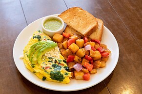 Crowne Plaza Phoenix - Chandler Golf Resort by IHG