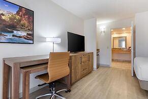 Best Western Plus A Wayfarer's Inn And Suites