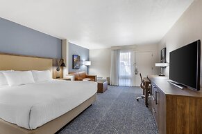 Best Western Plus A Wayfarer's Inn And Suites