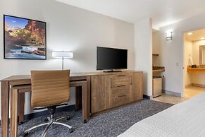 Best Western Plus A Wayfarer's Inn And Suites