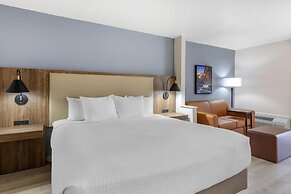 Best Western Plus A Wayfarer's Inn And Suites