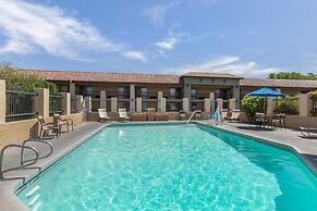 Best Western Plus A Wayfarer's Inn And Suites
