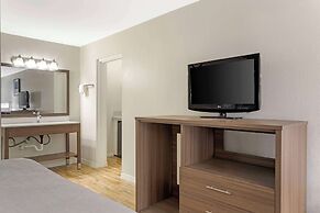 Quality Inn & Suites St Augustine Beach Area