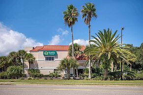Quality Inn & Suites St Augustine Beach Area