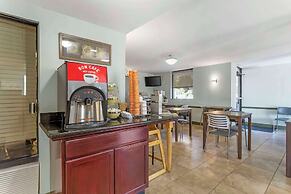 Quality Inn & Suites St Augustine Beach Area