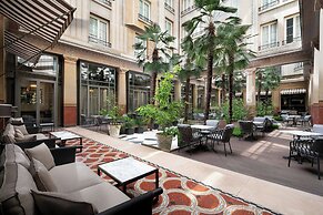 Prince de Galles, a Luxury Collection Hotel, Paris