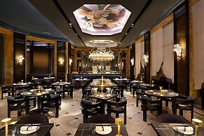 Prince de Galles, a Luxury Collection Hotel, Paris