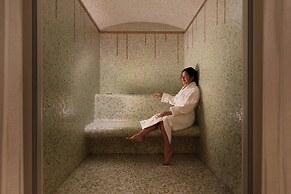 Prince de Galles, a Luxury Collection Hotel, Paris