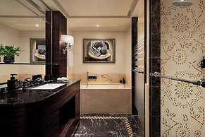 Prince de Galles, a Luxury Collection Hotel, Paris