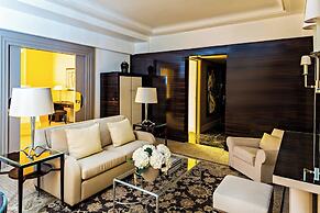 Prince de Galles, a Luxury Collection Hotel, Paris