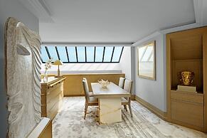 Prince de Galles, a Luxury Collection Hotel, Paris