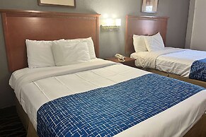 Travelodge by Wyndham Terre Haute