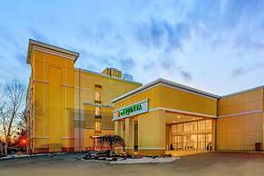 La Quinta Inn & Suites by Wyndham Danbury
