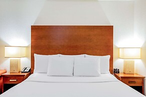 La Quinta Inn & Suites by Wyndham Danbury