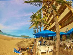 Las Flores Beach Resort