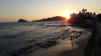 Las Flores Beach Resort