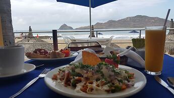 Las Flores Beach Resort