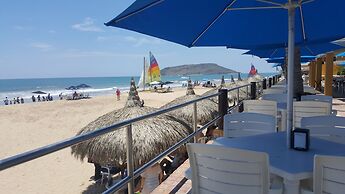 Las Flores Beach Resort