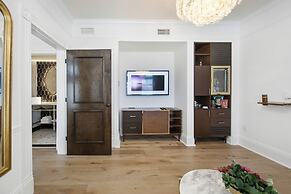 Fairmount Hotel