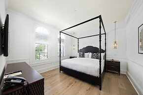 Fairmount Hotel