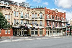 Fairmount Hotel