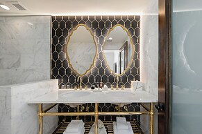 Fairmount Hotel