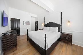 Fairmount Hotel