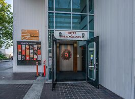 Coast Lonsdale Quay Hotel