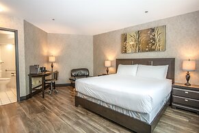 Coast Lonsdale Quay Hotel
