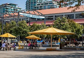 Coast Lonsdale Quay Hotel