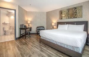 Coast Lonsdale Quay Hotel