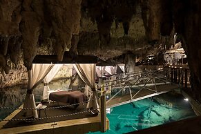 Grotto Bay Beach Resort