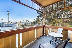 Howard Johnson by Wyndham Santa Cruz Beach Boardwalk